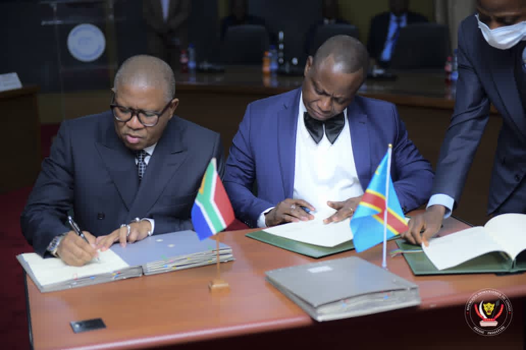RDC-Diplomatie:Réhabilitation et Modernisation des Infrastructures des transports au pays,Sama Lukonde a présidé la cérémonie de signature d’un protocole d’accord entre la RDC et l’Afrique du Sud 