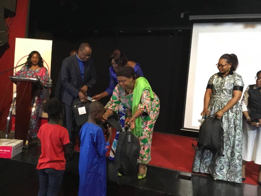 RDC-Parlement:Sanguma Mossai a honoré la fondation Grame  »Grace à ma mère » à kinshasa