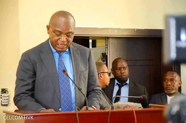 RDC – Politique : Gentiny Ngobila présente un projet d’édit budgétaire à l’hauteur de 900 millions de dollars à l’assemblée provinciale de Kinshasa