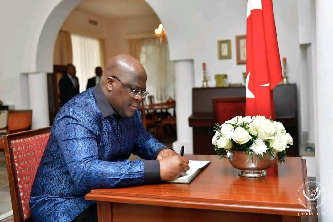 RDC-Necrologie:Félix Tshisekedi s’est rendu à l’ambassade de Turquie pour signe son message dès condoléances