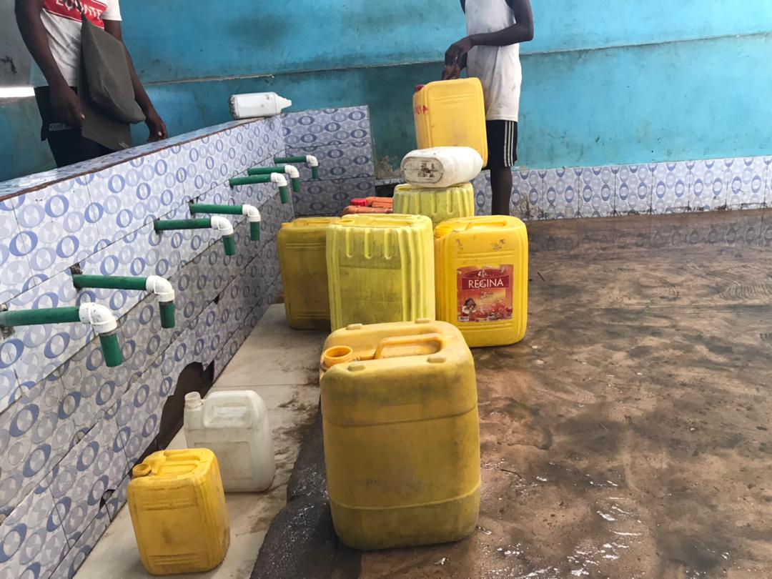RDC – Société : l’eau est une denrée rare dans le quartier Kingu  ex camping  (Exclusivité)