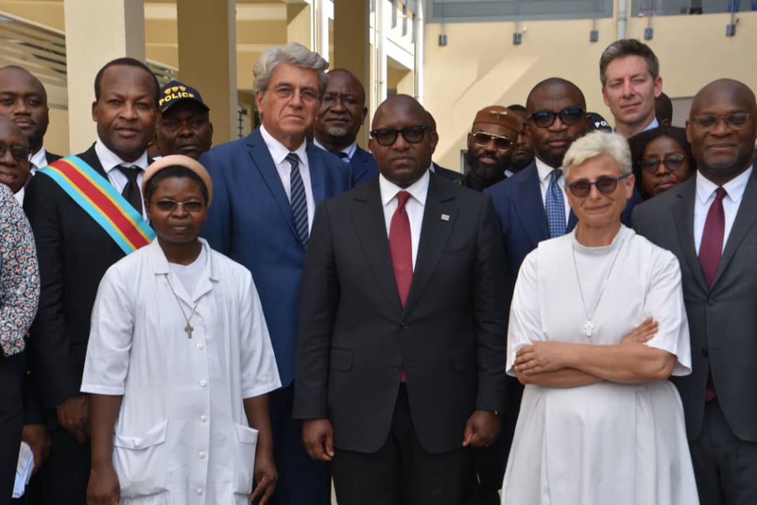 RDC – Santé : Jean-Michel Sama Lukonde inaugure la nouvelle maternité du Centre hospitalier Kingasani des sœurs des pauvres de Bergame à Kinshasa