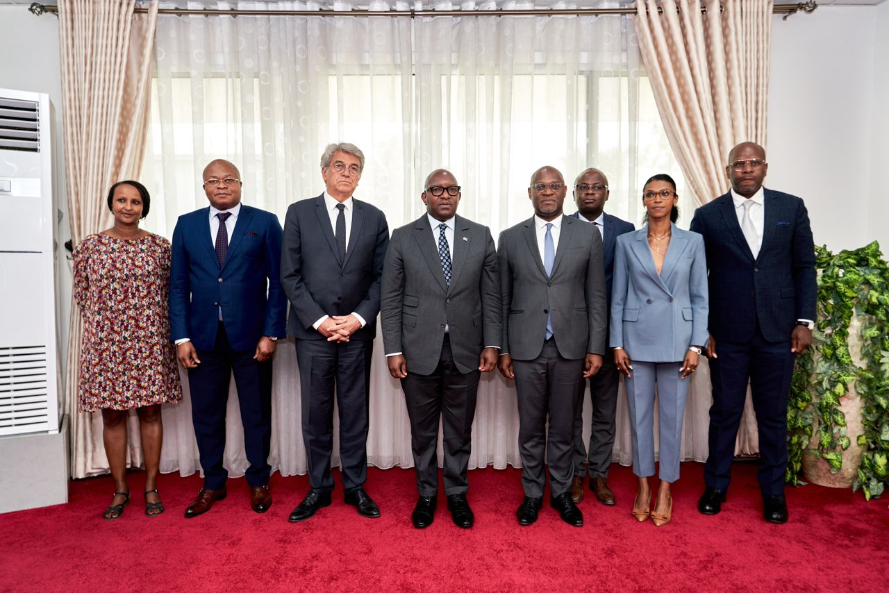 RDC – Diplomatie : État d’avancement de la Coopération entre la RDC et la France, Jean-Michel Sama Lukonde a reçu une délégation de l’Agence Française de Développement conduite par l’Ambassadeur Bruno Aubert
