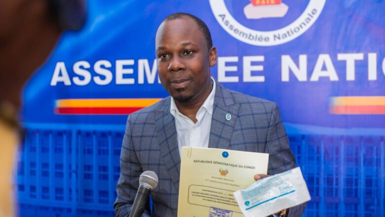 RDC-Parlemnet:Bernard Kayumba dépose une proposition loi portant mesures d’interdiction de consommation d’alcool en milieu professionnel