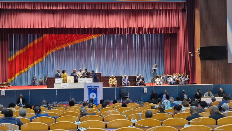 RDC:Le réquisitoire du Procureur General près la Cour de cassation aux fins d’instruction sur le dossier de Nicolas Kazadi au centre de la plénière à l’assemblée nationale