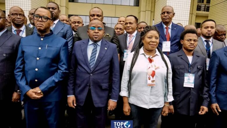 RDC:Jacquemain Shabani a eu une réunion d’information avec les nouveaux gouverneurs et vice-gouverneurs à Kinshasa
