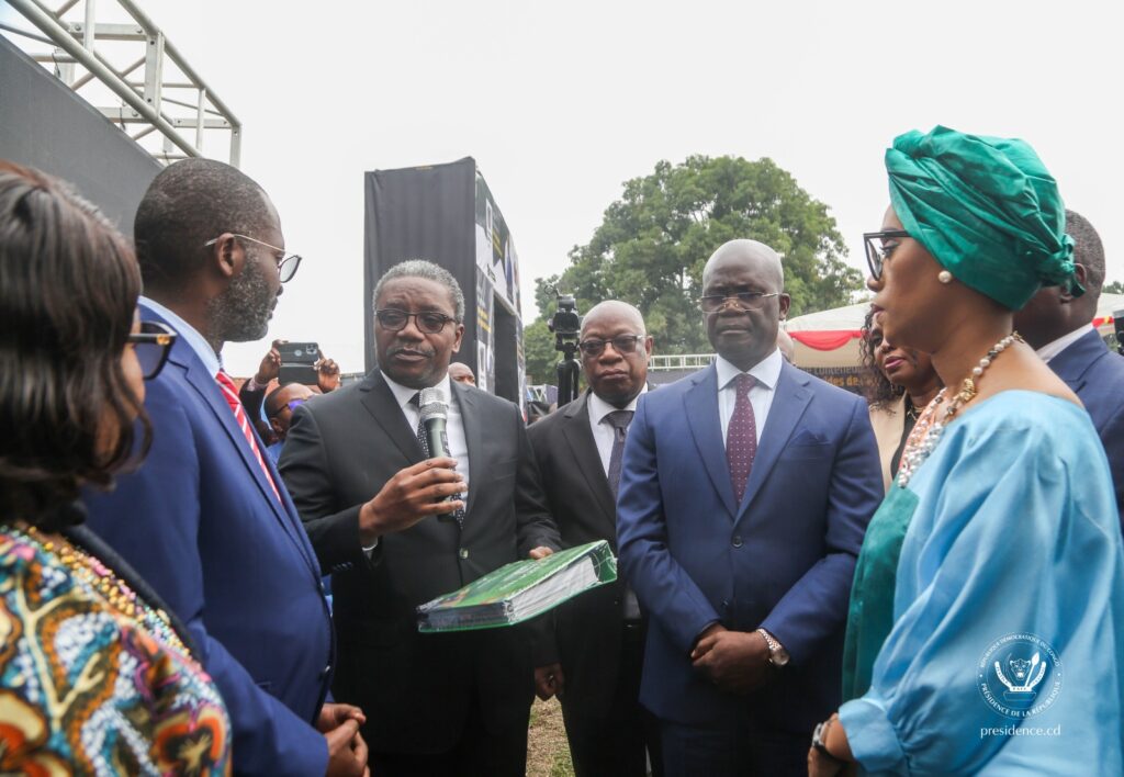 RDC:Remise officielle de 26 mille Hyperguides de l’agent des douanes