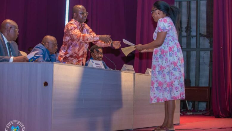 RDC:Isaac J.C Tshilumbayi apaise les tensions sociales des agents de l’administration de l&rsquo;assemblée nationale