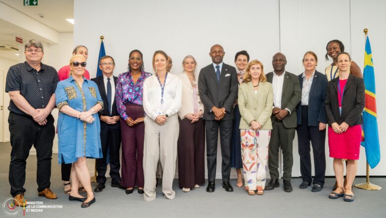 RDC:Patrick Muyaya plaide pour une meilleure valorisation des femmes à travers le documentaire « Femmes en RDC- Forces en mouvement »