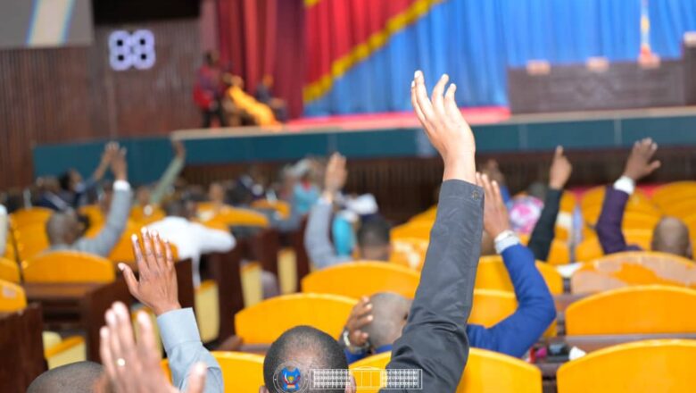 RDC:l&rsquo;Assemblée nationale examine la loi de programmation militaire 2027-2030 et adopte à l&rsquo;unanimité la réforme des conventions de collaboration