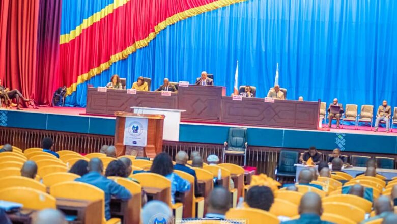 RDC:l&rsquo;Assemblée nationale clôture une session extraordinaire marquée par l&rsquo;adoption de deux lois stratégiques et d&rsquo;un soutien officiel à Julianna Lumumba pour l&rsquo;OIF