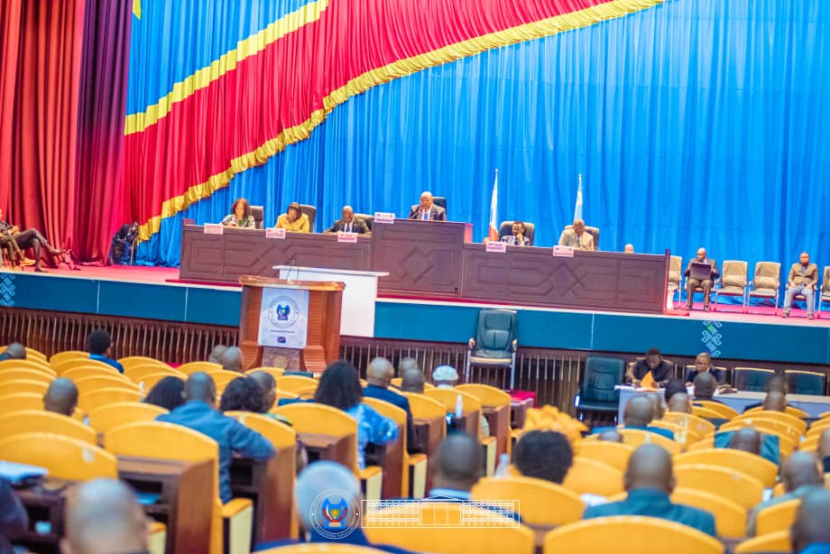 RDC:l&rsquo;Assemblée nationale clôture une session extraordinaire marquée par l&rsquo;adoption de deux lois stratégiques et d&rsquo;un soutien officiel à Julianna Lumumba pour l&rsquo;OIF