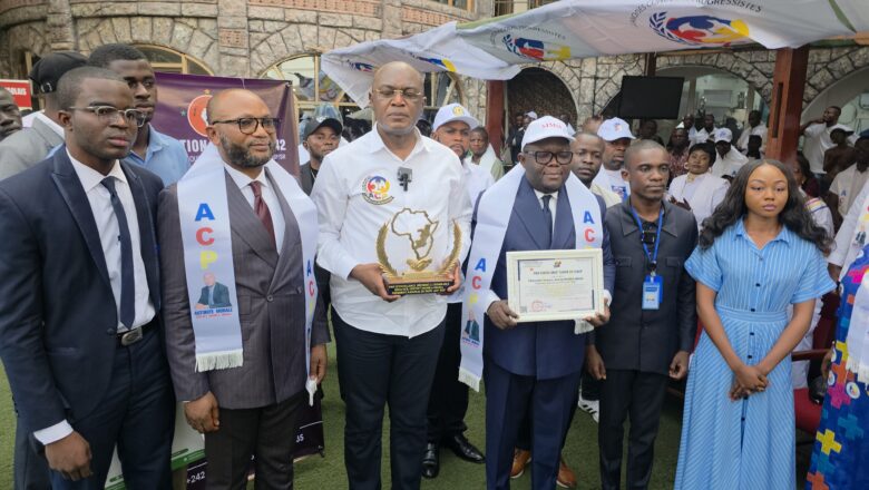 RC:Gentiny Ngobila honoré d’un diplôme de Mérite de l&rsquo;excellence par l’association « +242 »
