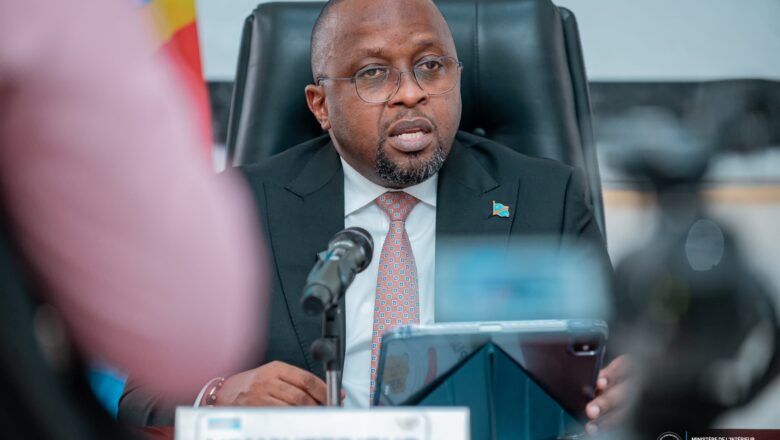 DRC:Jacquemain Shabani Hands Over the 2026 Political Year Ministerial Directive to Political Parties