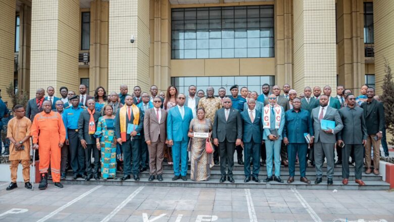 RDC:Jacquemain Shabani remet la directive ministérielle de l&rsquo;année politique 2026 aux partis politiques