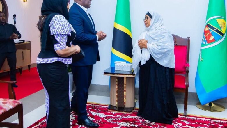 Tanzanie: Félix Tshisekedi à Zanzibar pour présenter ses condoléances à Samia Suluhu Hassan